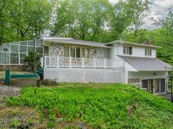82 Highland Ave, Riverdale Boro, NJ 07457