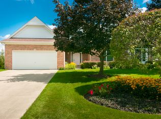 1285 Hunters Rdg W, Hoffman Estates, IL 60192