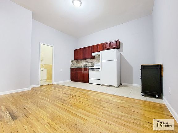 3rd image of 901 Willoughby Ave #1A