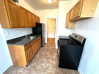 680 Courtlandt Avenue, #4C