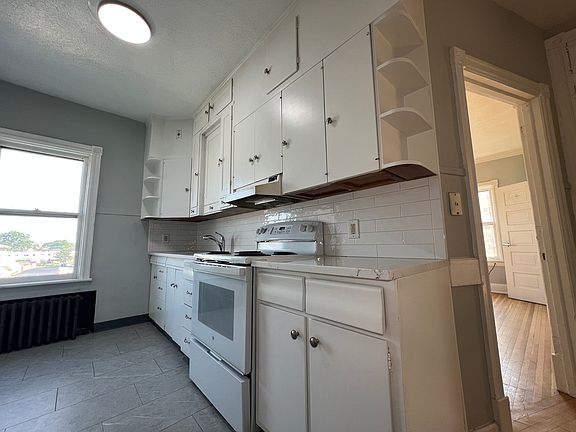 4th image of 2044 Hanover Ave APT 2