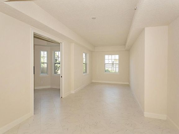 4th image of 171 Laterra Links Cir Unit 102