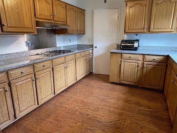5th image of 11713 Farmland Dr