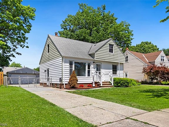 2nd image of 16018 Muskingum Blvd