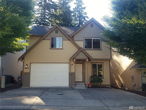 2nd image of 1912 Kelowna Pl SE