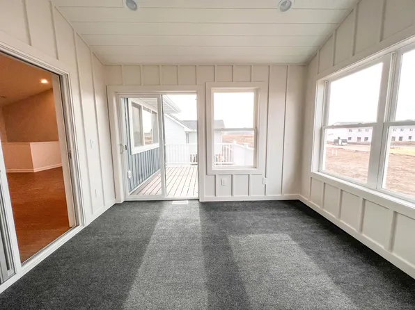 607 S Division St, Roberts, WI 54023