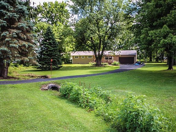 4th image of 663 Woodside Dr