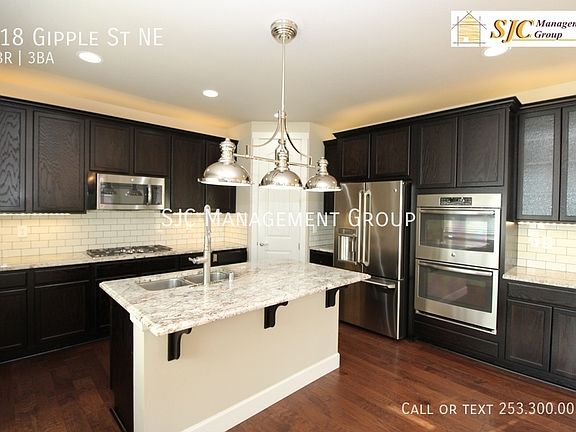 5th image of 218 Gipple St NE