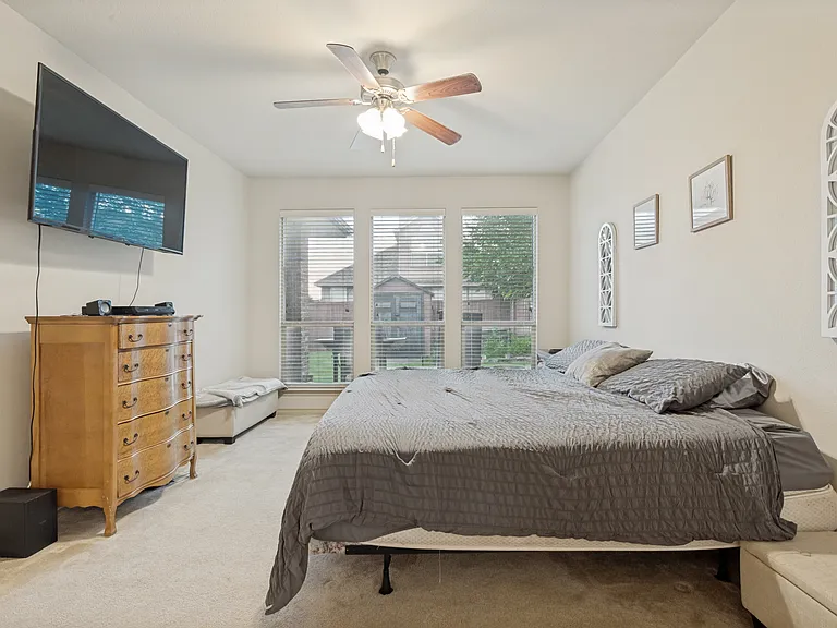 540 Vidalia Ct — Photo 14
