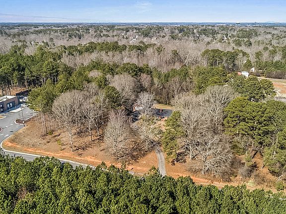 5th image of 2226 Jonesboro Rd