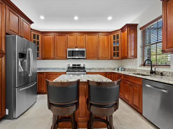 528 Tomahawk Court, Palm Beach Gardens, FL 33410