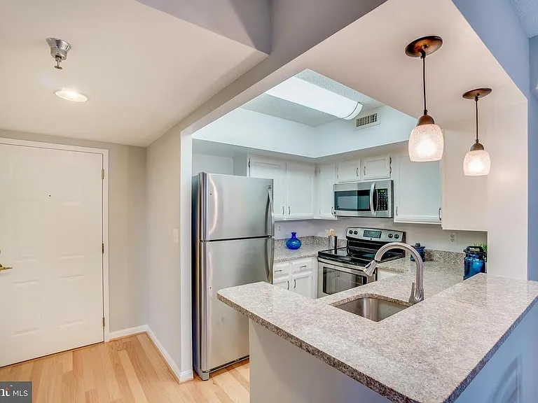 2400 Clarendon Blvd #1001 — Photo 11
