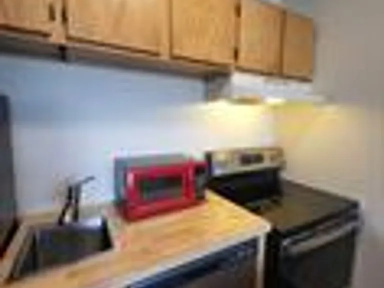 110 S Park Ave — Photo 15