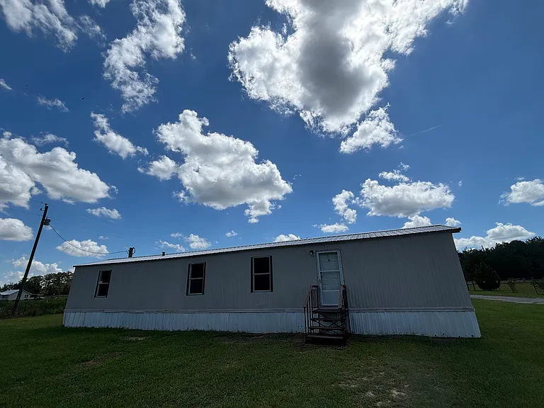 963 Pridgen Rd — Photo 1
