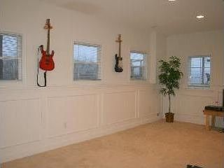 5th image of 1407 Howard St