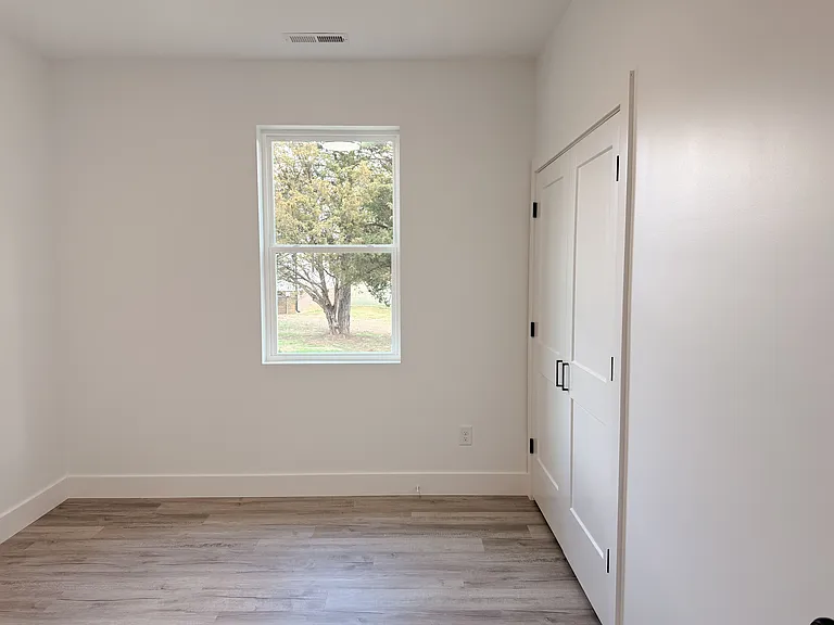 119 Crocker Ct — Photo 16