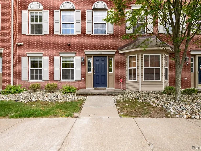 22684 Goddard Rd — Photo 1
