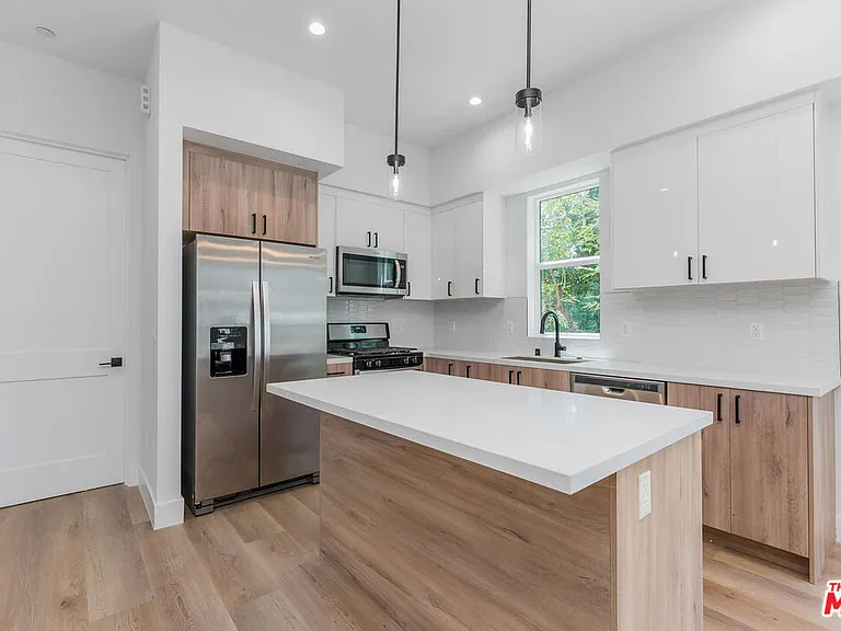 1821 N Ashmore Pl #1 — Photo 3