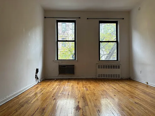 Rented by Eric Goodman Realty Corp | media 7