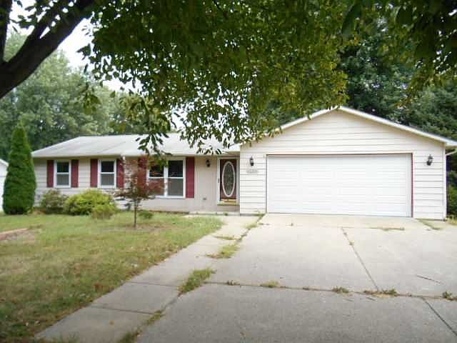 1st image of 1124 N Lake Terrace Dr