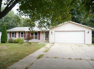 1124 N Lake Terrace Dr, Crawfordsville, IN 47933