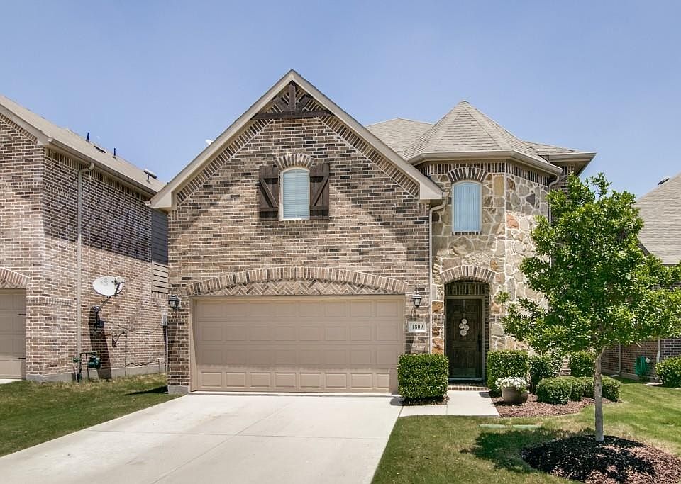 1st image of 1809 Willard Dr