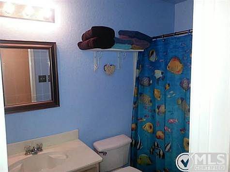 5th image of 1008 Carlsbad Dr