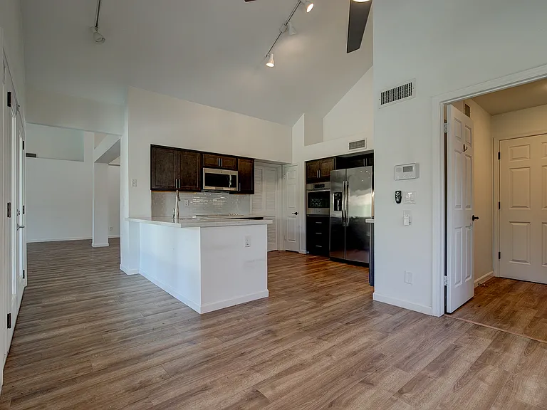 1945 E Velvet Dr — Photo 20