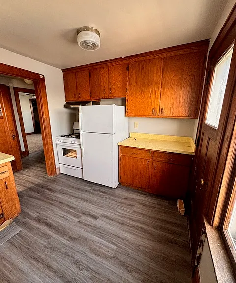 2229 1/2 Blake Ave #2 — Photo 2