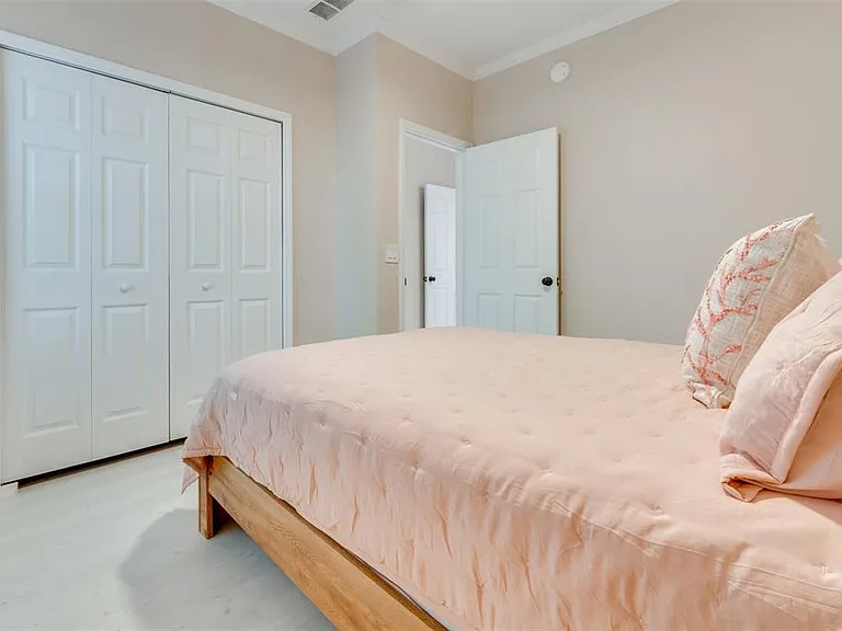 8123 Shelley Trl — Photo 14