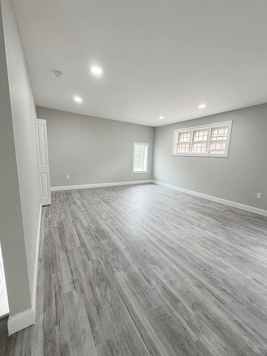 Studio, 675 sqft, $1,550 — Photo 2