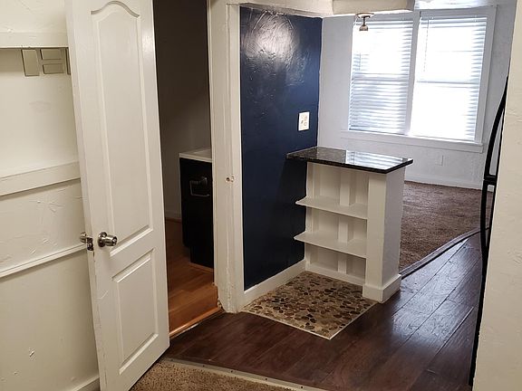 4th image of 1509 Harrington Ave APT B
