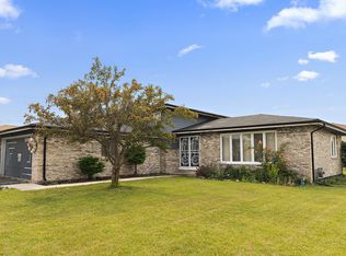 17700 Oakwood Ave, Country Club Hills, IL 60478