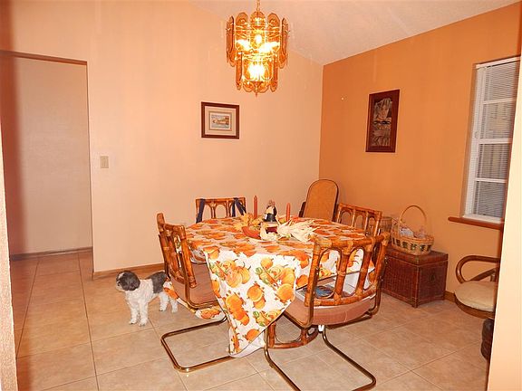 5th image of 951 Country Lake Cir