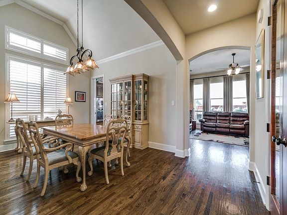4th image of 3308 Balmerino Ln