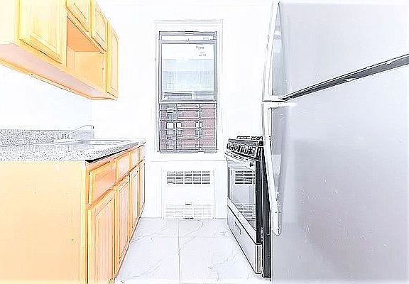 5th image of 253 Clarkson Ave #304