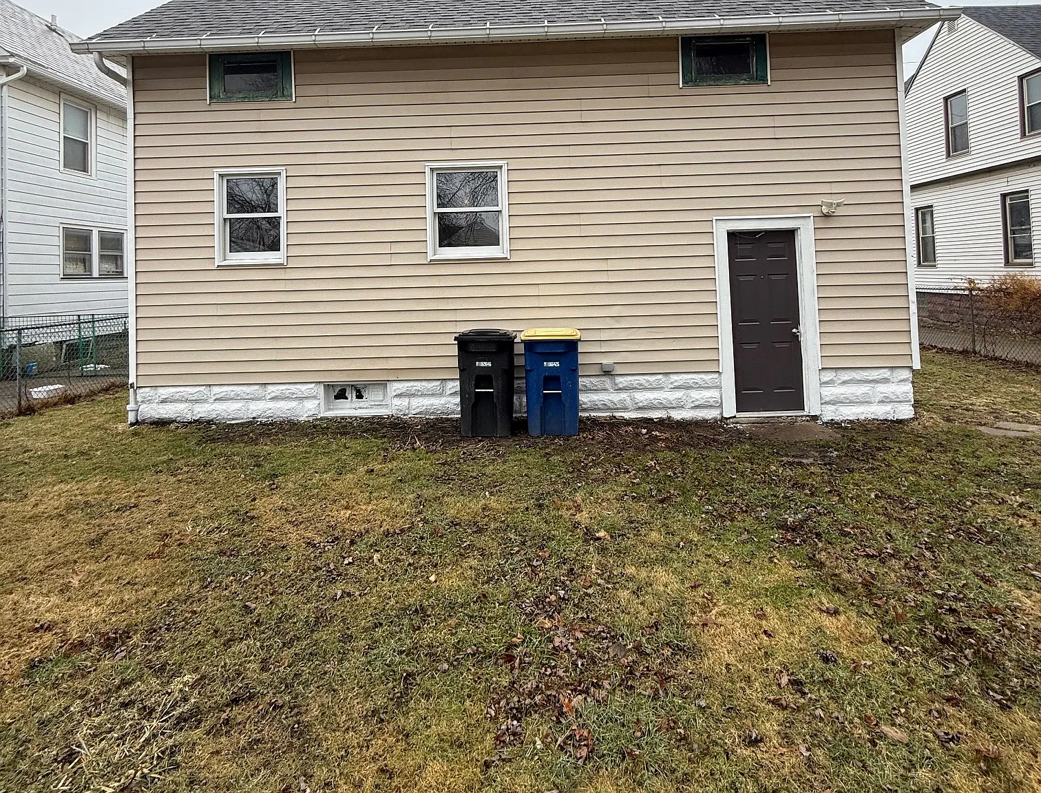 4 bed, 1638 sqft, $1,800 — Photo 2