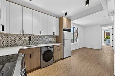 363 Hawthorne Street, #3C