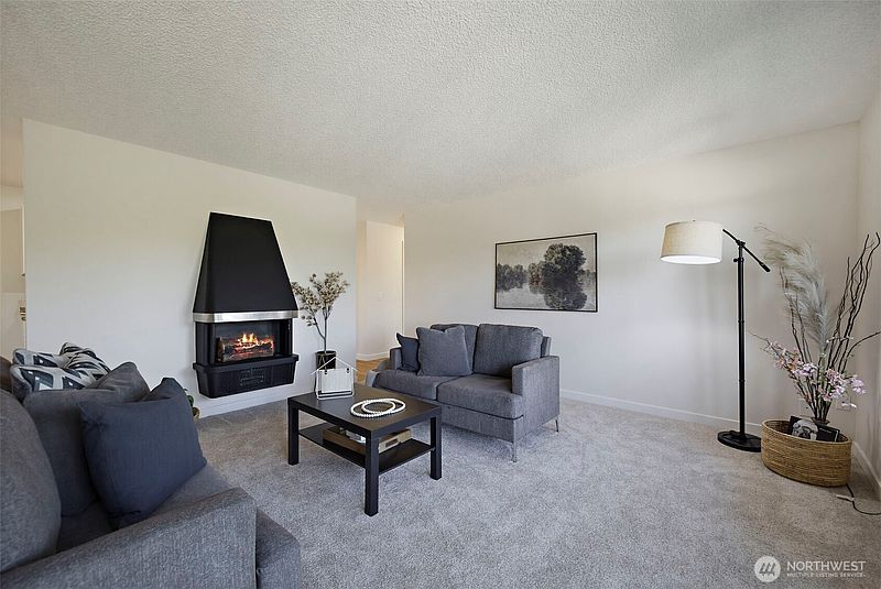 3rd image of 7064 35th Avenue NE #24