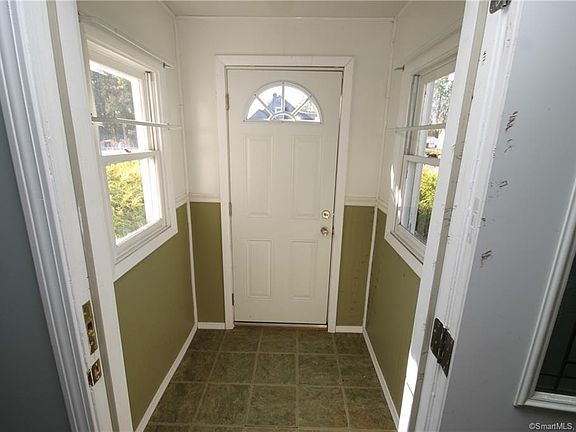 3rd image of 72 Winding Ln