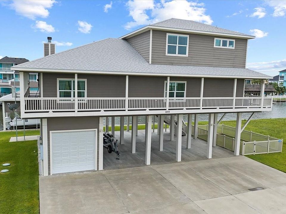 1st image of 1205 Lagoon Dr