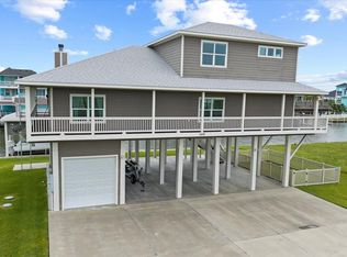 1205 Lagoon Dr, Crystal Beach, TX 77650