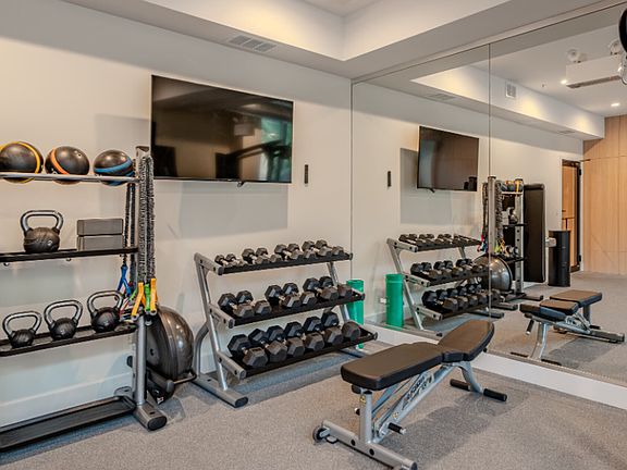 5th image of 6044 N Winthrop Ave #314