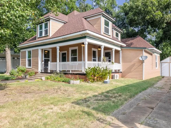 1123 W Gandy St, Denison, TX 75020