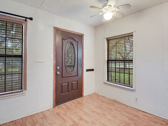 4th image of 627 Mebane St