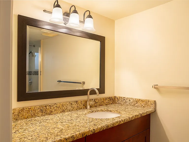 2408 N 35th Ave #2408 — Photo 5