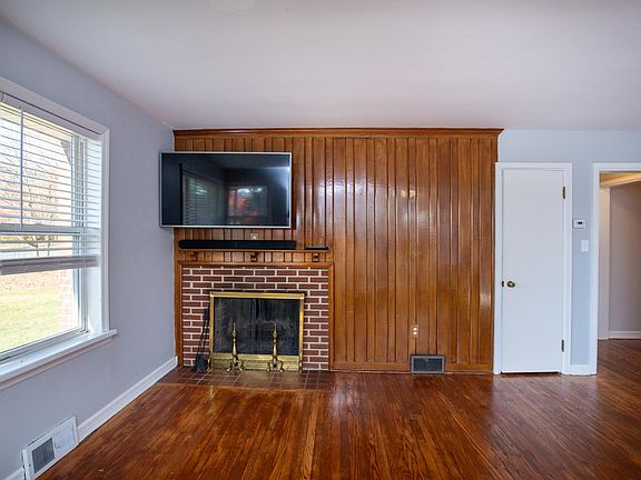 5th image of 1315 N Atherton St