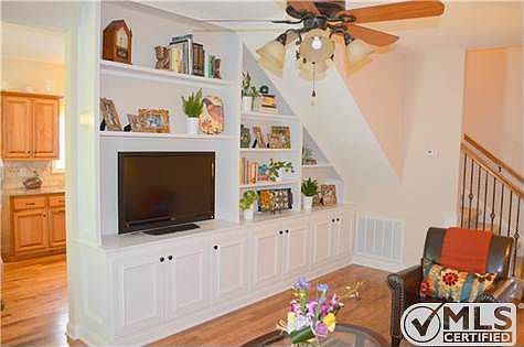5th image of 2221 Fairfax Dr