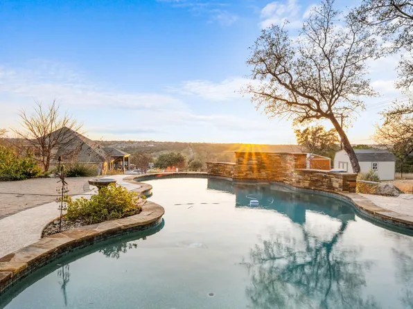 4512 Diamante Dr, Spicewood, TX 78669