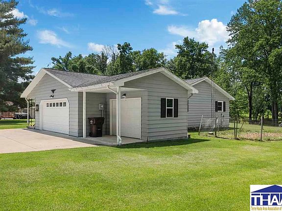 3rd image of 3398 N Studebaker Ct